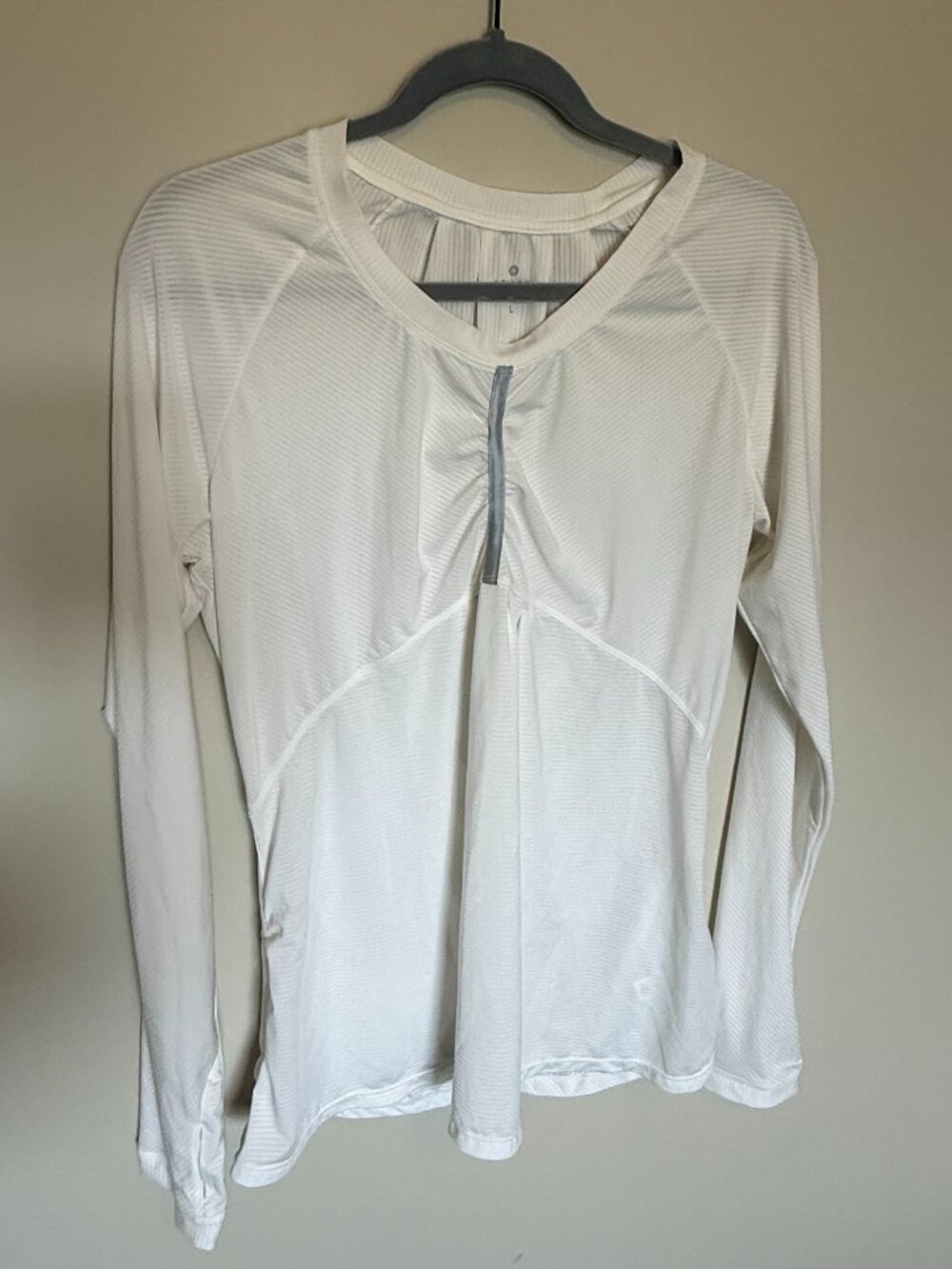 Athleta White Long Sleeve Athletic Top Size Large Ruched Front Lightweight